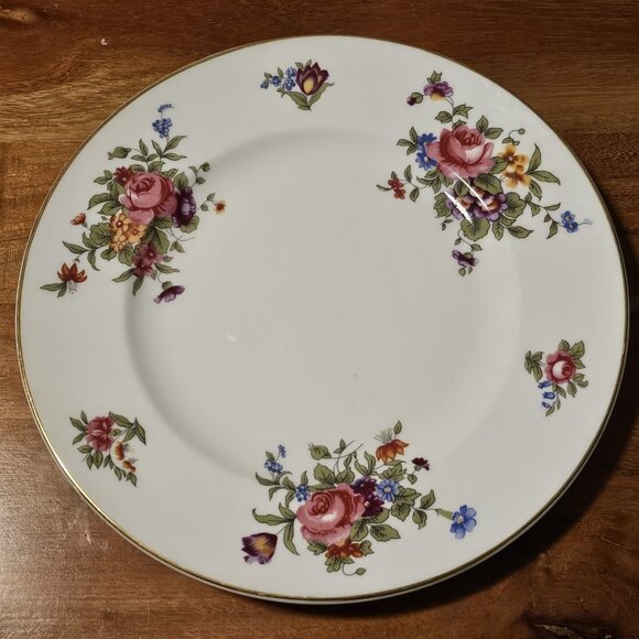 Crown Staffordshire Dresden Spray Salad Plate 8.5" rose floral bouquet - Picture 1 of 12